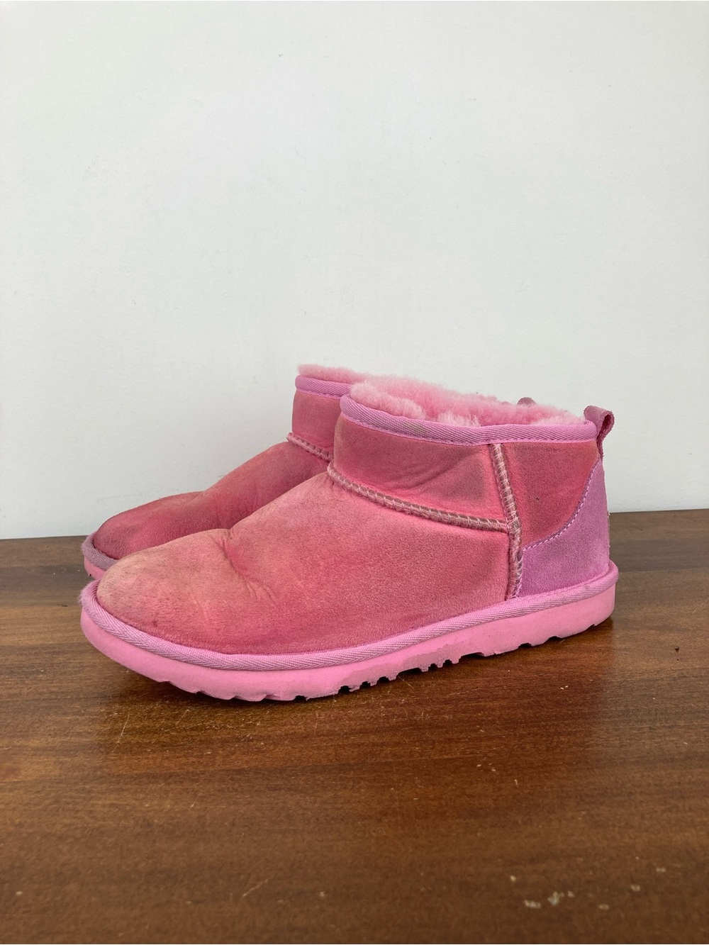 UGG Kids Classic Ultra Mini II Boots Booties Pink 1130750K Youth Girls Size 6.